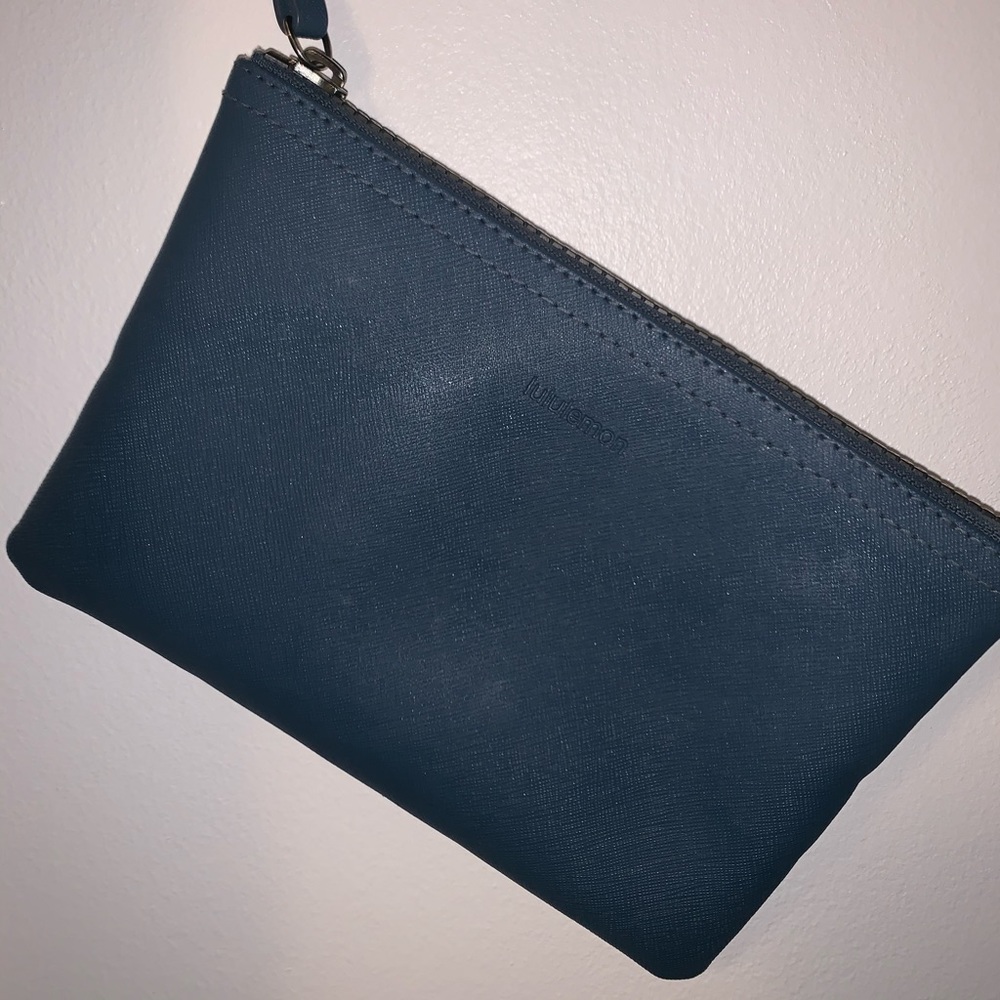 Lululemon cosmetic bag